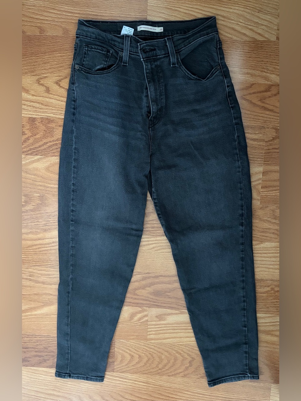 Levis Mom jeans tapered